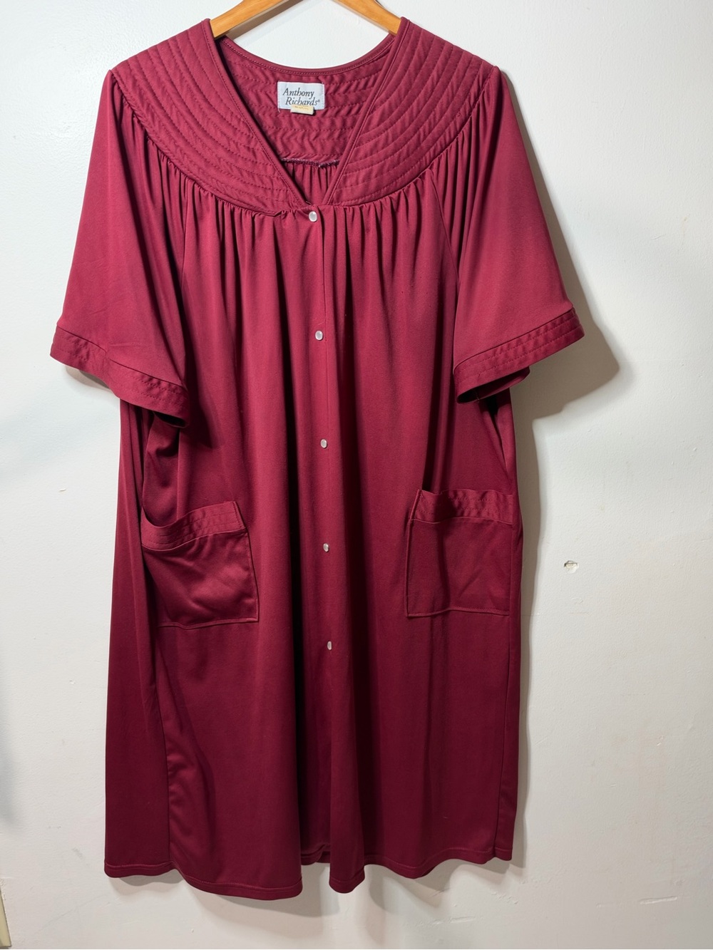 Anthony Richards Men's Short-Sleeve Button-Front Shirt in Burgundy